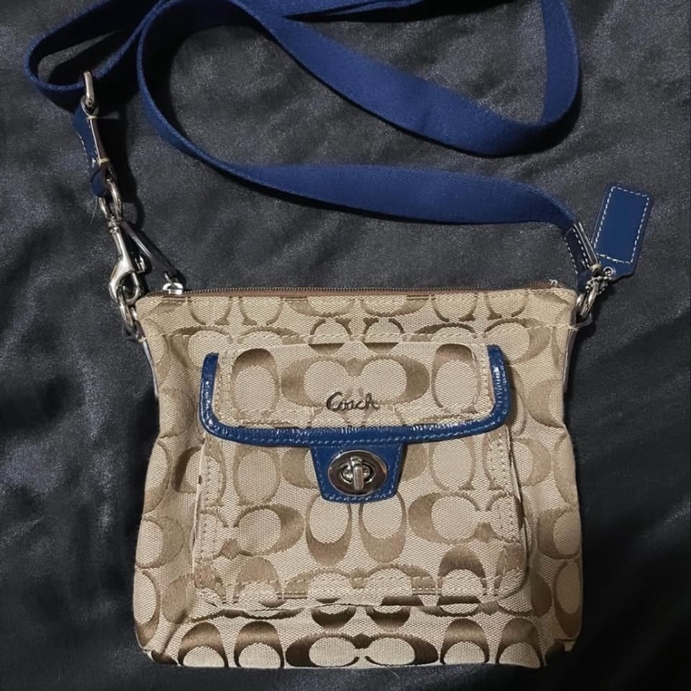 BNWOT Vintage Coach Tan and Blue Crossbody Bag